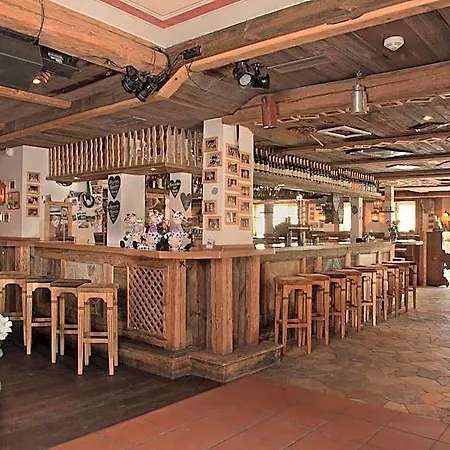 Hotel Gaestehaus Dorf-alm 3*