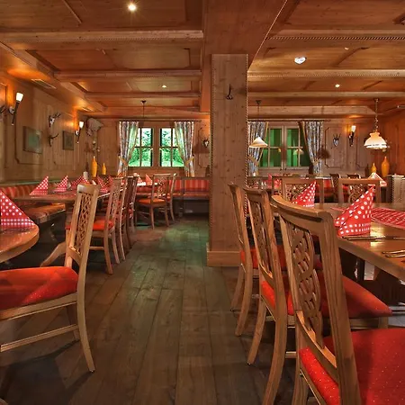 Gastehaus Dorf-alm Hotel